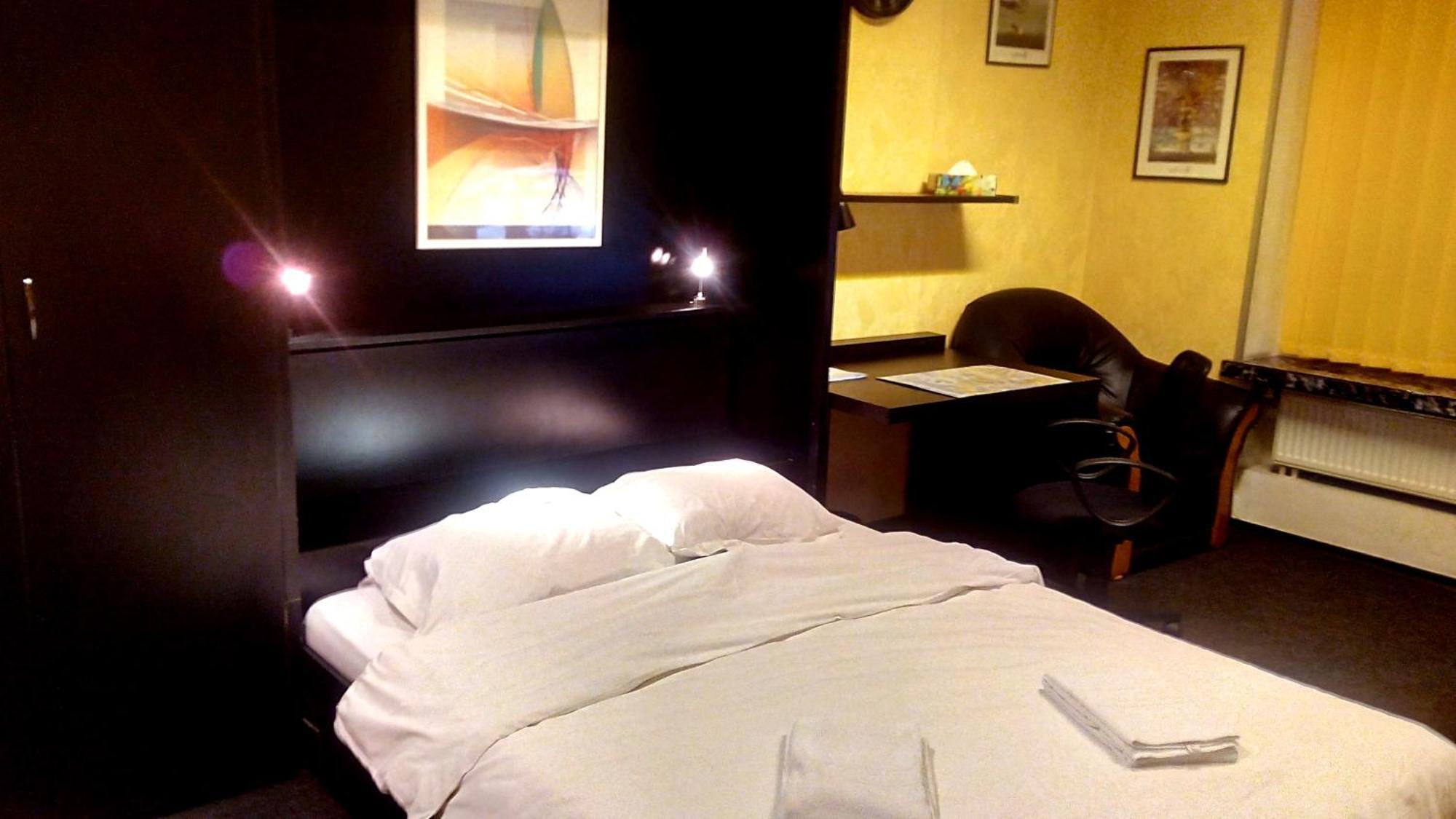 Rompromo Plus Accommodation Bukarest Exterior foto